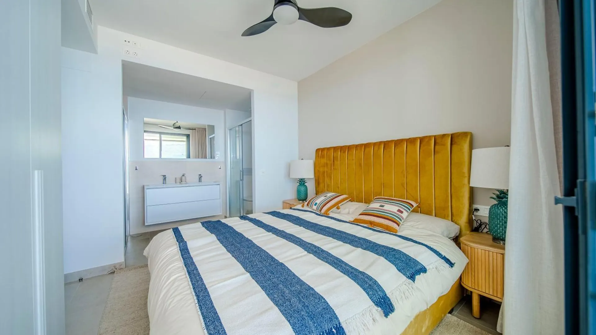 Sea Views Apartment Lucy Fuengirola 0*,  Spain